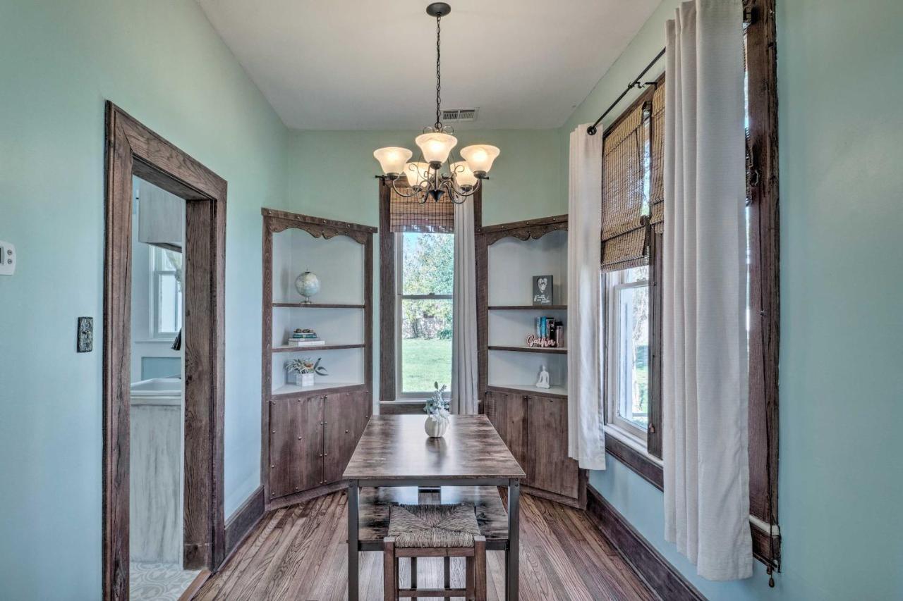 Lake Charles Cottage With Fireplace And Yard! エクステリア 写真