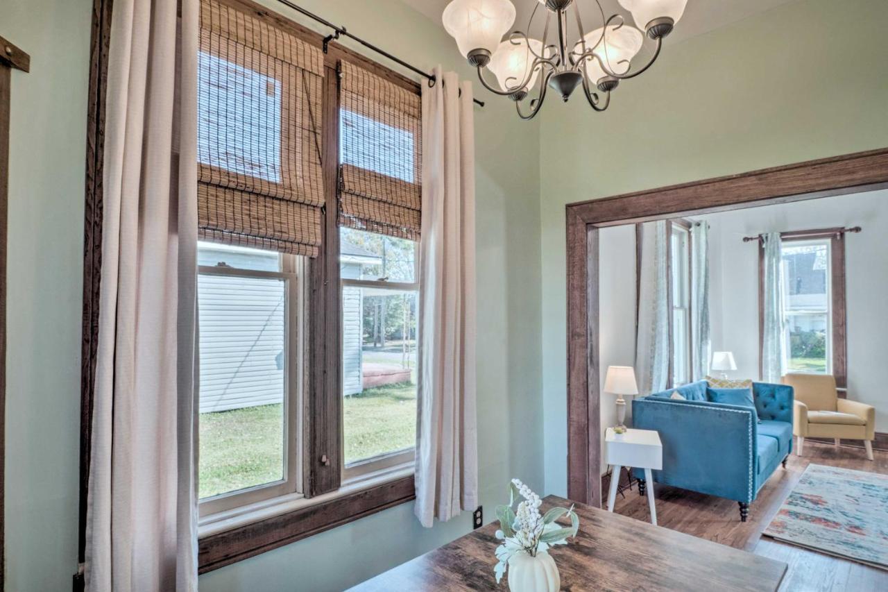 Lake Charles Cottage With Fireplace And Yard! エクステリア 写真