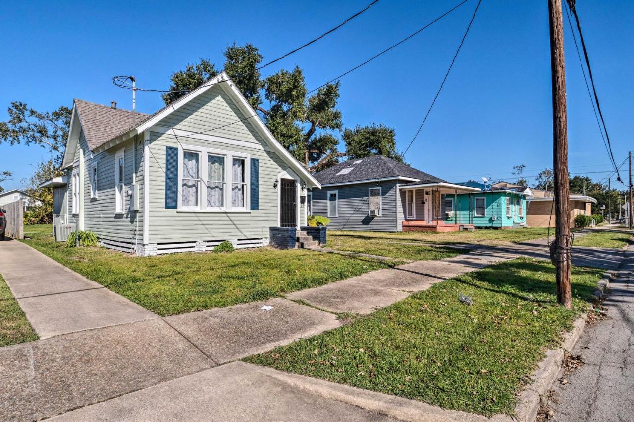Lake Charles Cottage With Fireplace And Yard! エクステリア 写真